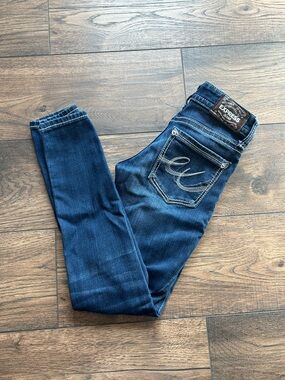 Express Women's Indigo Skinny Jeans with Embroidered Back Pocket